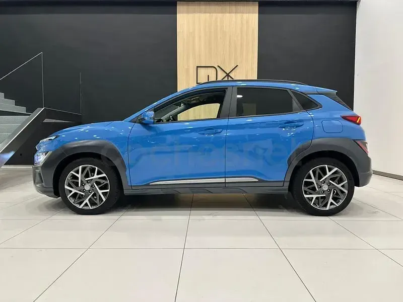 Używany Hyundai Kona Style 141 KM (103 kW) 2022 Niebieski SUV