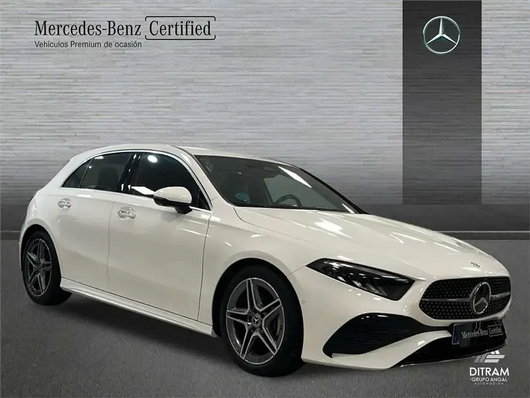 Begagnad Mercedes A200 150 HK (110 kW) 2024 Sedan