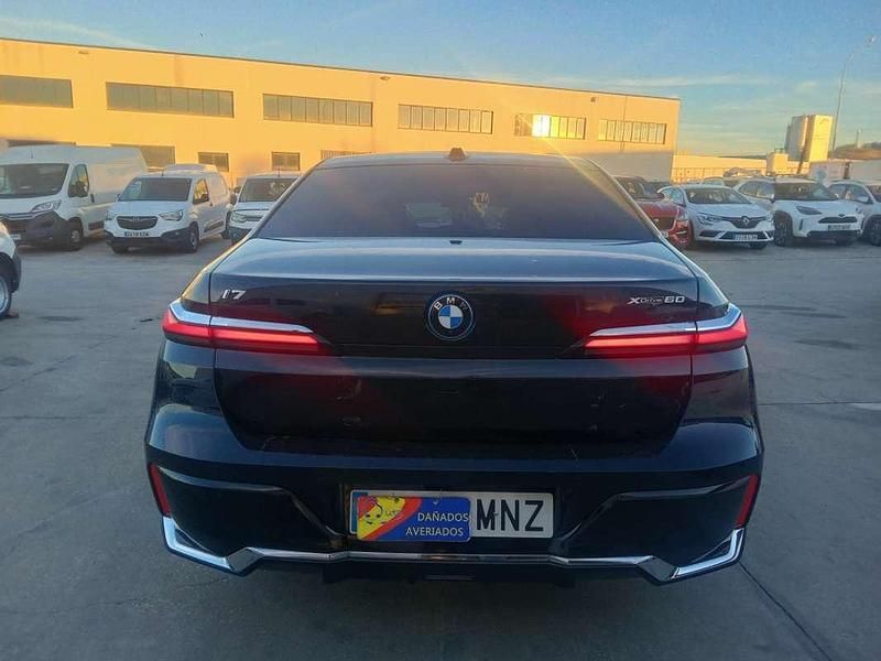Usado BMW i7 400 kW (544 CV) 2024 Negro Berlina