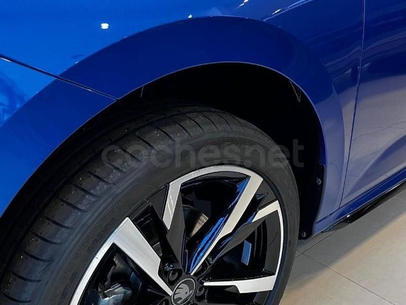 Nuevo Skoda Kamiq Monte Carlo 115 CV (84 kW) 2025 Azul SUV