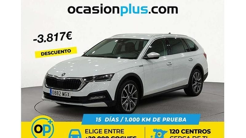 Usado Skoda Octavia 150 CV (110 kW) 2023 Blanco Familiar