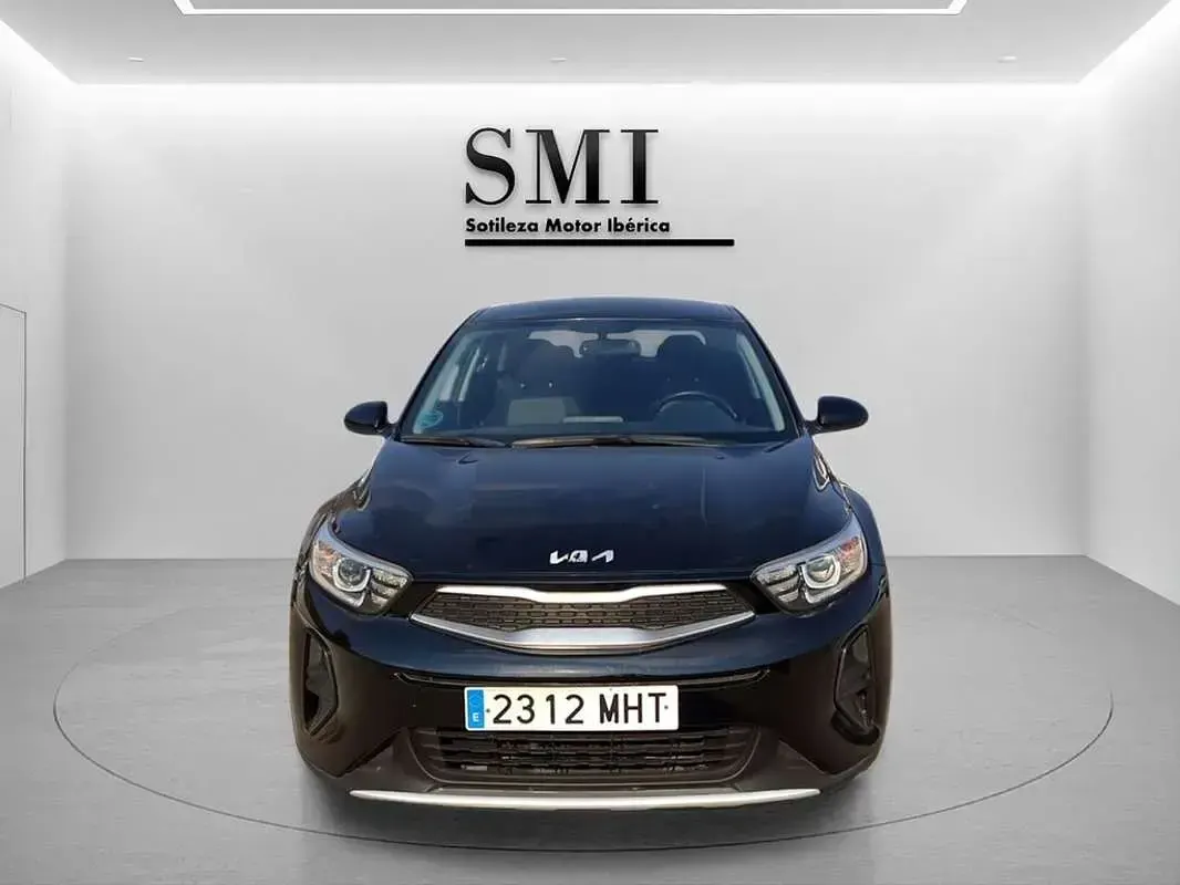 Usado Kia Stonic 84 CV (61 kW) 2022 Negro SUV