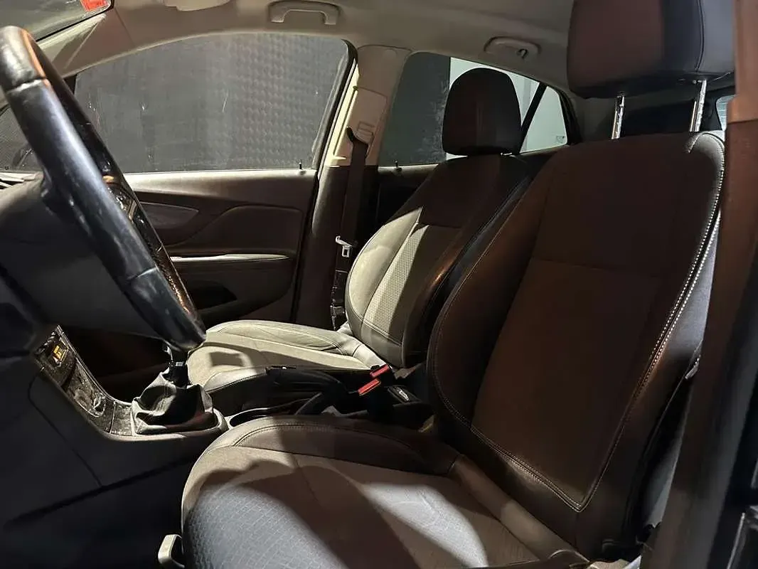 Käytetty Opel Mokka Selective 139 HP (102 kW) 2018 Musta Katumaasturi