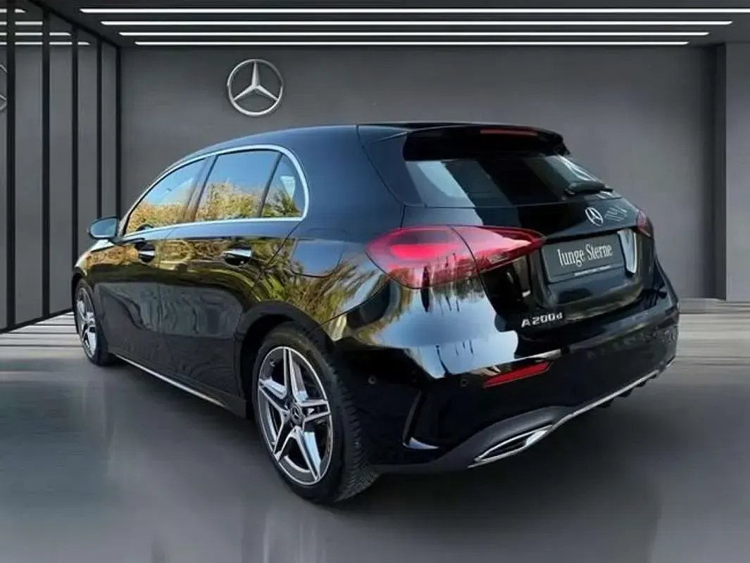 Usado Mercedes A200 AMG 150 CV (110 kW) 2024 Negro Utilitario