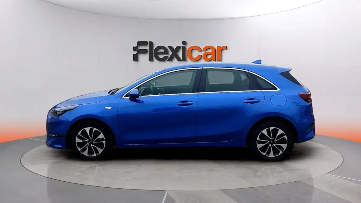 Usado Kia Ceed 100 CV (73 kW) 2024 Azul Utilitario