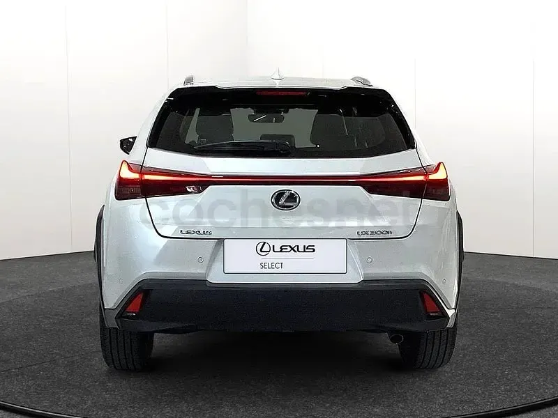 Usado Lexus UX 184 CV (135 kW) 2023 Blanco SUV
