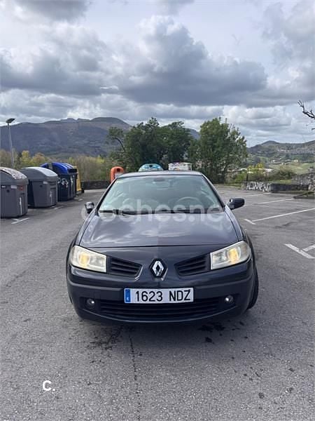 Usado Renault Mégane Cabriolet Dynamique 135 CV (99 kW) 2007 Gris / plata Descapotable