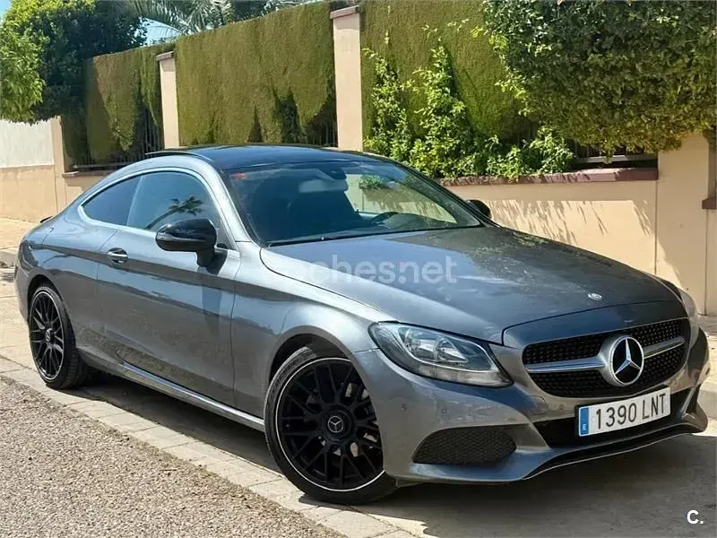 Usado Mercedes C220 170 CV (125 kW) 2016 Gris / plata Coupe