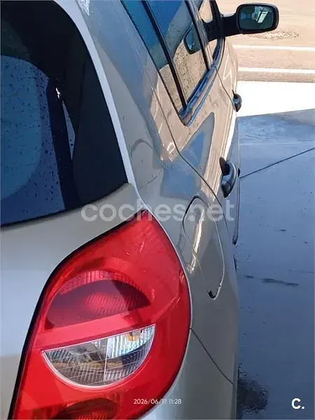Usado Renault Clio II Expression 85 CV (62 kW) 2006 Beige Berlina