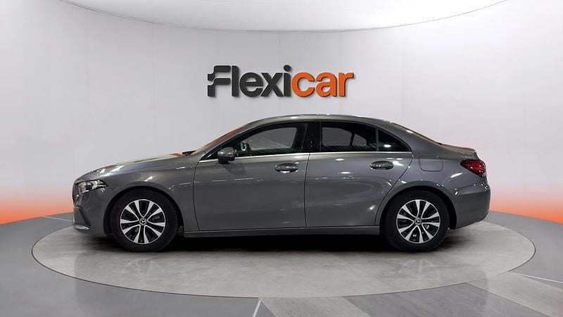 Usado Mercedes A180 116 CV (85 kW) 2020 Gris Berlina