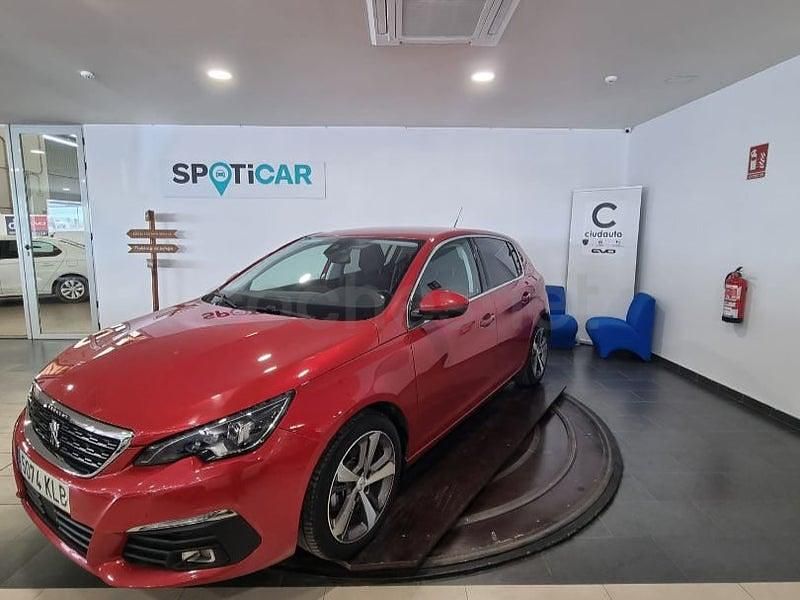 Usado Peugeot 308 Allure 130 CV (95 kW) 2018 Rojo Berlina