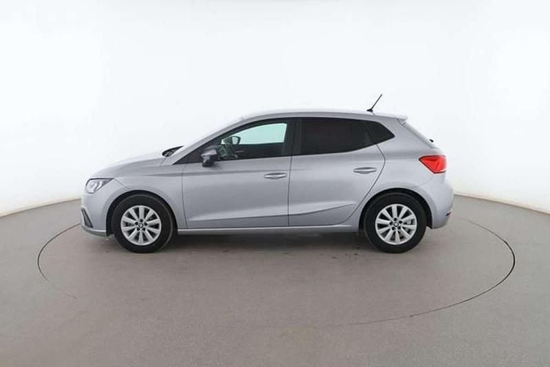 Usado Seat Ibiza Style Plus 80 CV (58 kW) 2019 Gris Utilitario