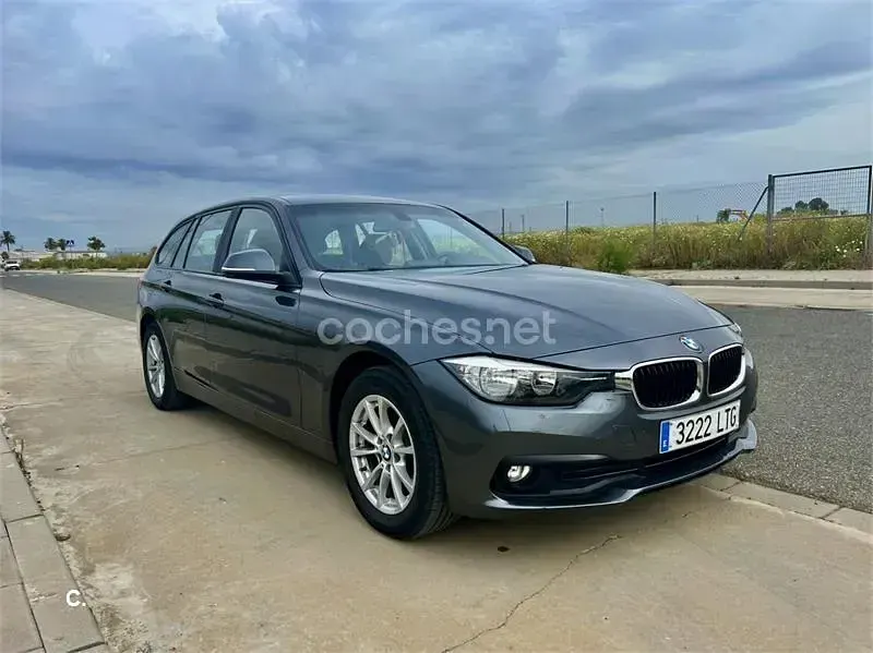Begagnad BMW 318 150 HK (110 kW) 2017 Grå Kombi