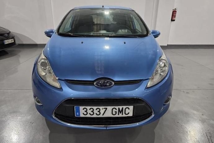 Usado Ford Fiesta Ghia 97 CV (71 kW) 2009 Azul Utilitario