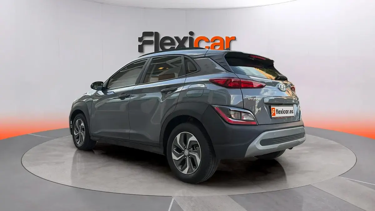 Usado Hyundai Kona 136 CV (100 kW) 2021 Gris SUV