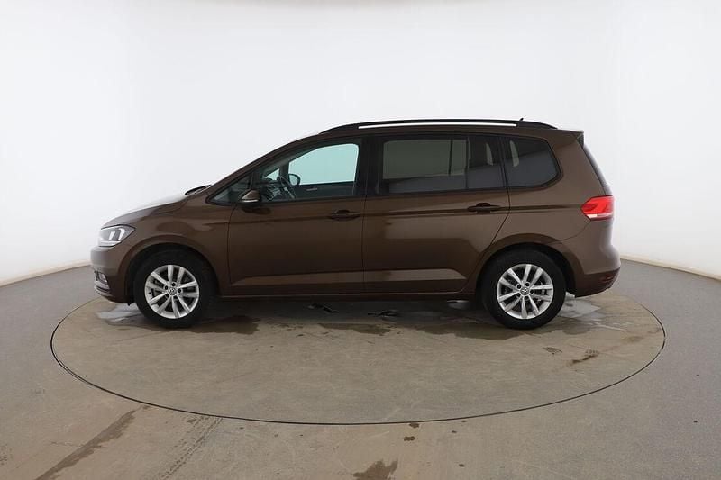 Usado VW Touran Advance 150 CV (110 kW) 2017 Marrón Monovolumen