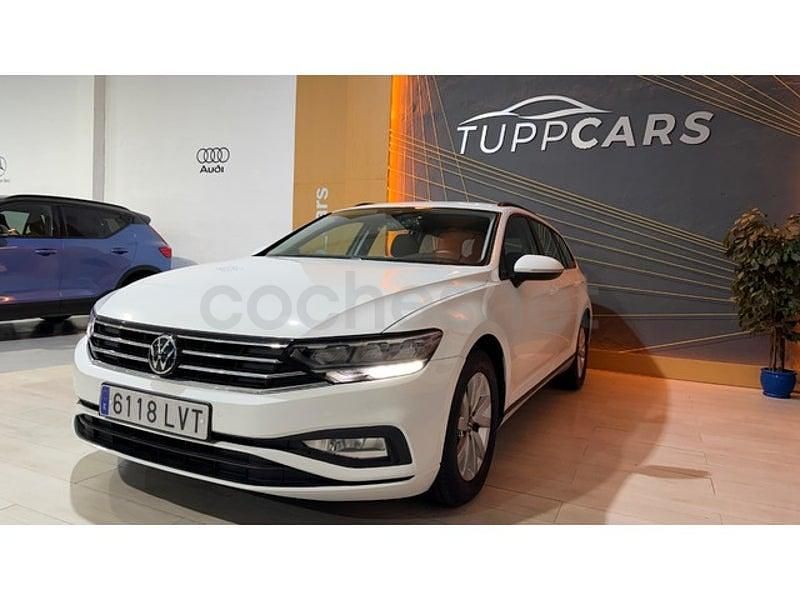 Usado VW Passat 122 CV (89 kW) 2022 Blanco Familiar
