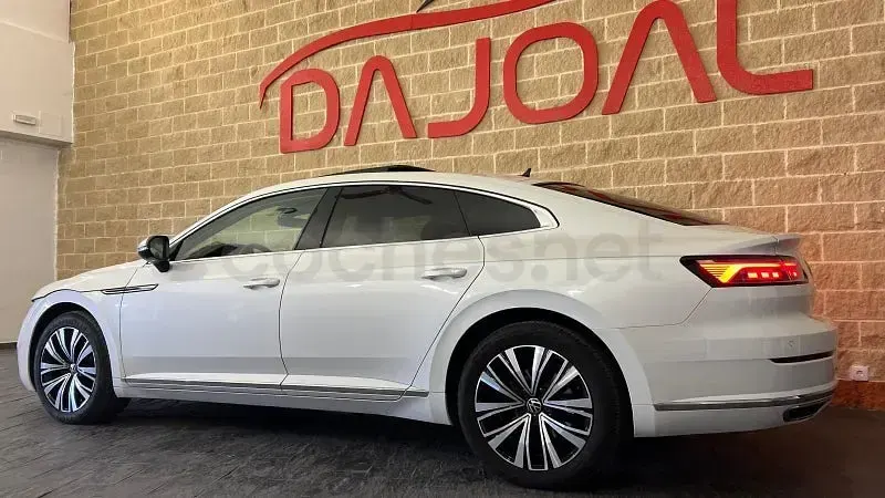 Usado VW Arteon Elegance 218 CV (160 kW) 2021 Blanco Berlina
