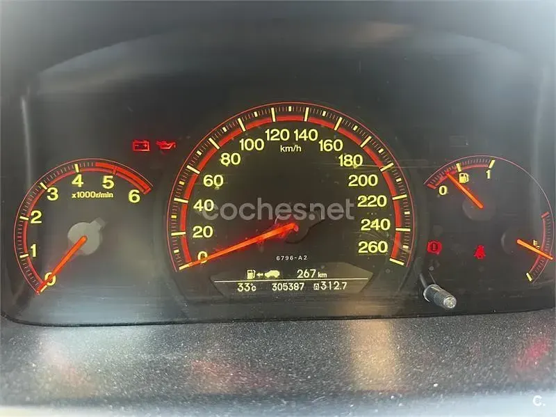 Usado Honda Accord Executive 140 CV (102 kW) 2006 Gris / plata Berlina