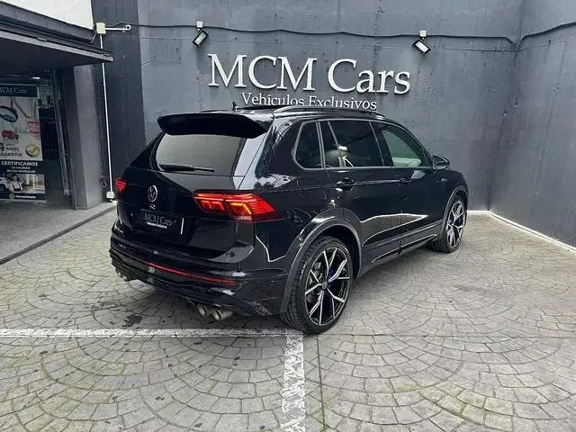 Usado VW Tiguan R 320 CV (235 kW) 2023 Negro SUV