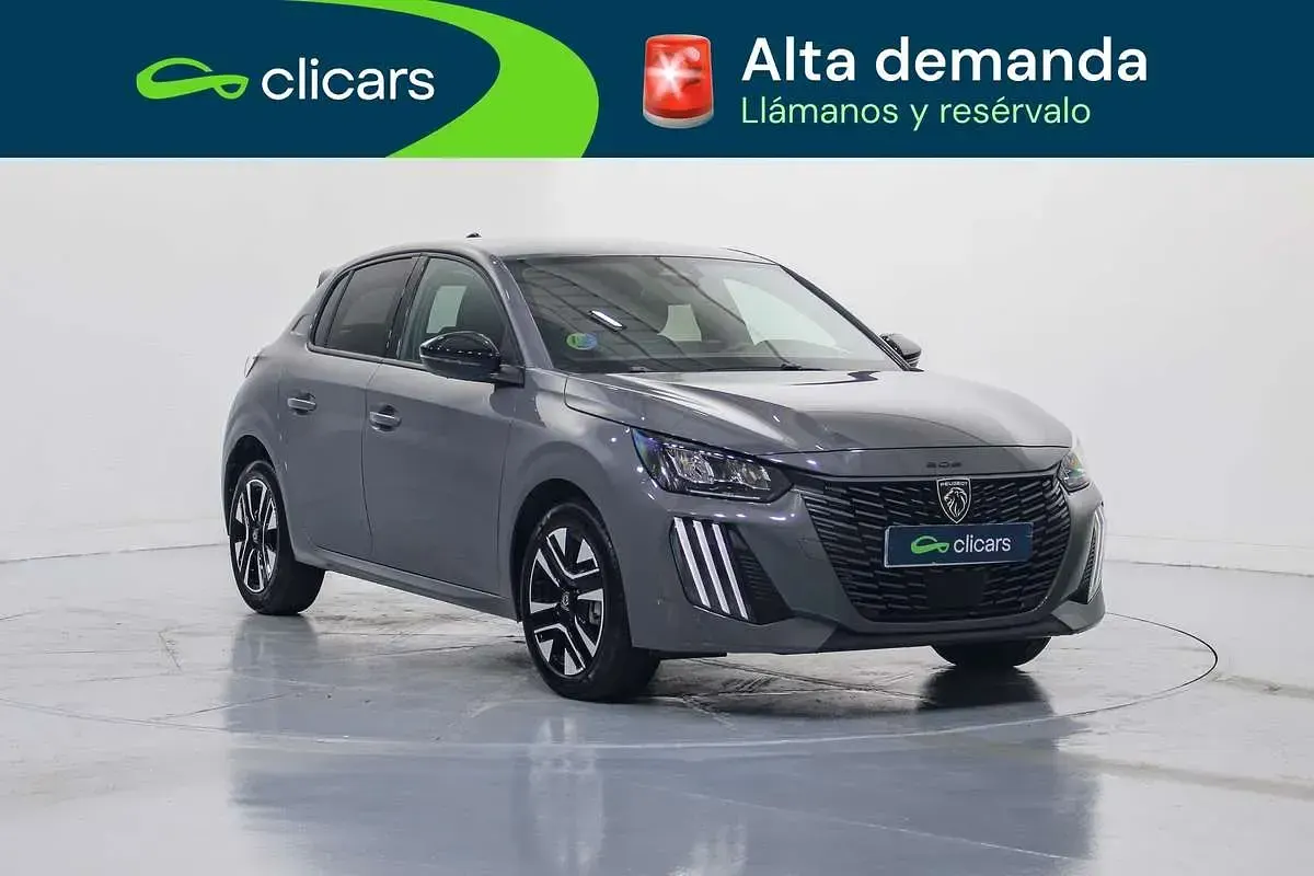 Usado Peugeot 208 Allure 101 CV (74 kW) 2025 Gris Utilitario