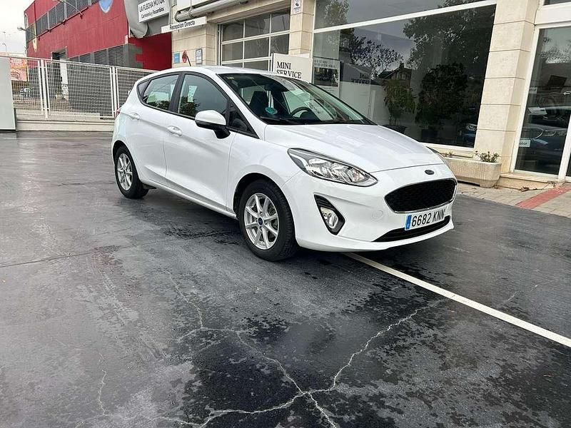 Usado Ford Fiesta Trend 86 HP (63 kW) 2018 Branco Sedan