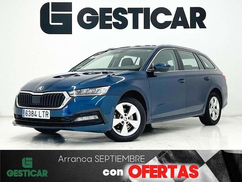 Azul Usado 2021 Skoda Octavia Ambition Familiar | 18.490 € (Precio justo) - Imagen 1/4