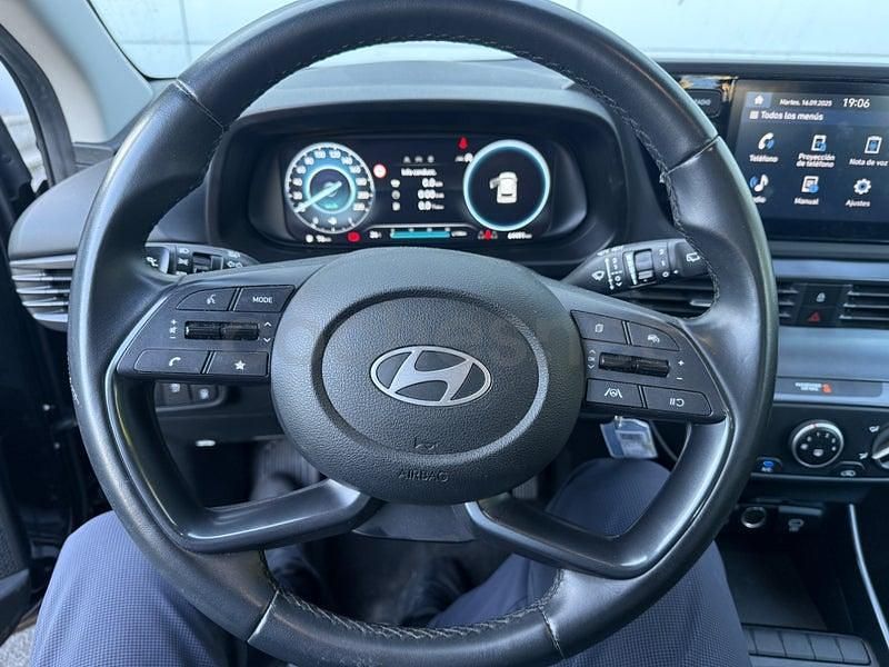 Usado Hyundai i20 84 CV (61 kW) 2023 Negro Berlina