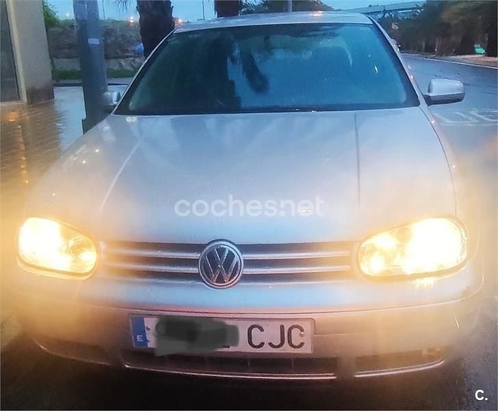 Usado VW Golf IV 110 CV (80 kW) 2003 Gris / plata Berlina