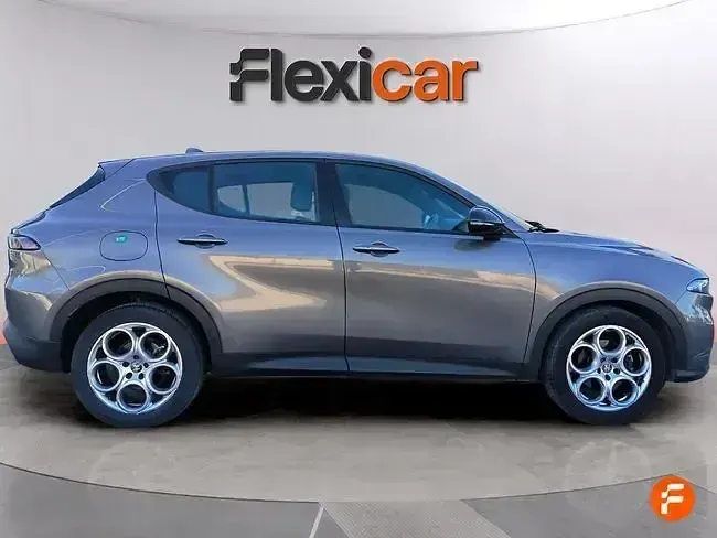 Usado Alfa Romeo Tonale Sprint 130 CV (95 kW) 2023 Gris SUV