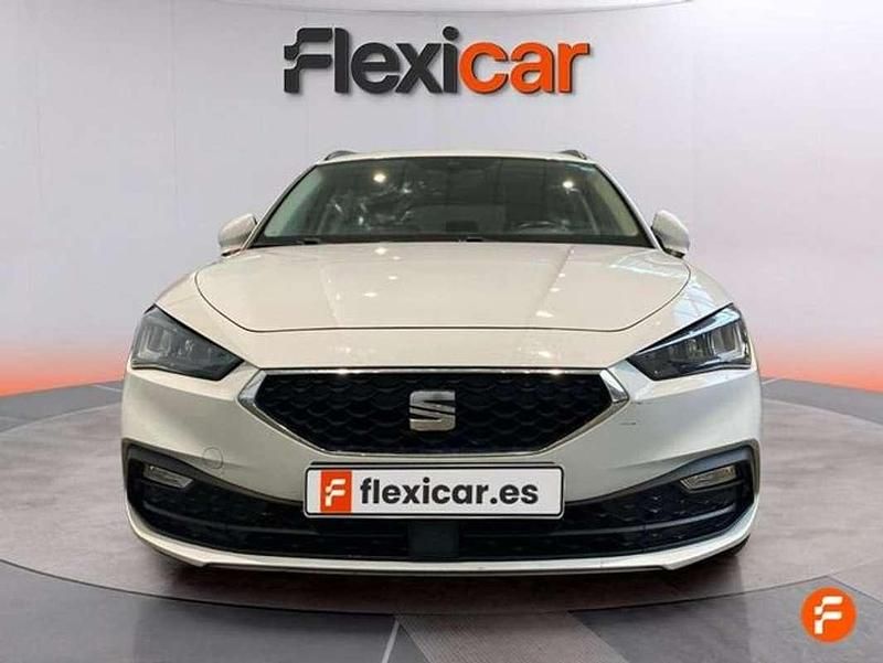 Usado Seat Leon ST Style 131 CV (96 kW) 2021 Blanco Familiar