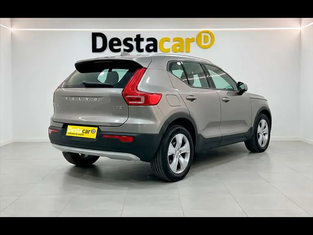 Usado Volvo XC40 Momentum 163 CV (119 kW) 2022 SUV