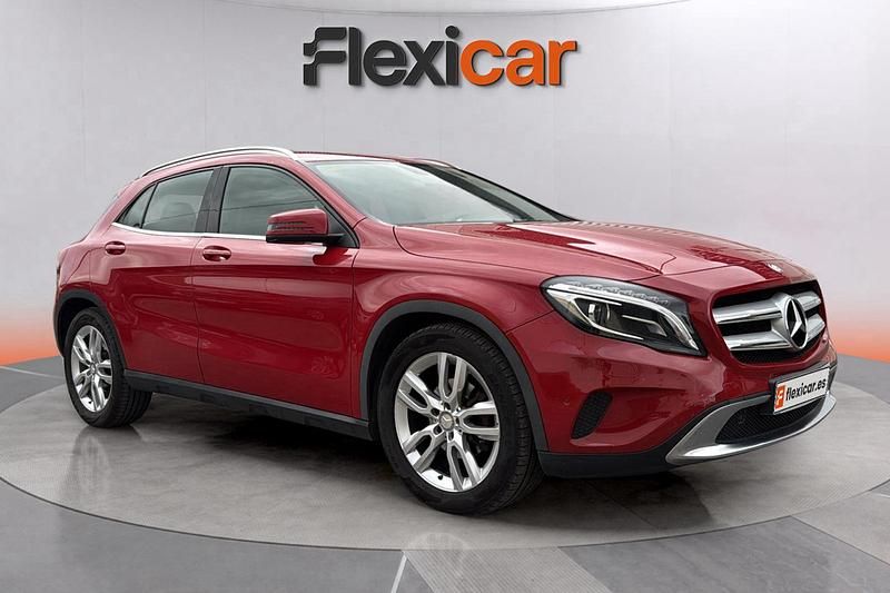 Rojo Usado 2015 Mercedes GLA200 AMG line SUV | 13.970 € (Super precio) - Imagen 1/4