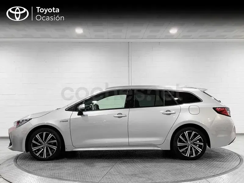 Usado Toyota Corolla Sport 122 CV (89 kW) 2021 Gris / plata Familiar