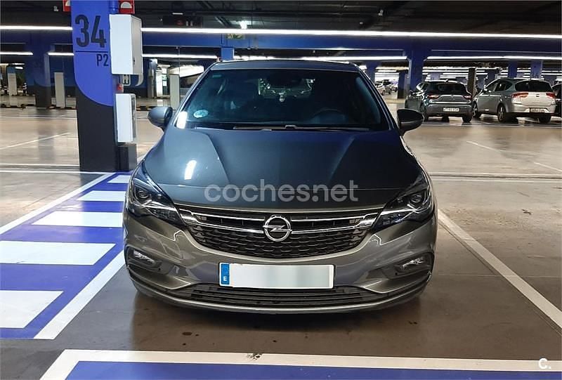 Gris / plata Usado 2017 Opel Astra Dynamic Berlina | 10.490 € (Precio justo) - Imagen 1/4