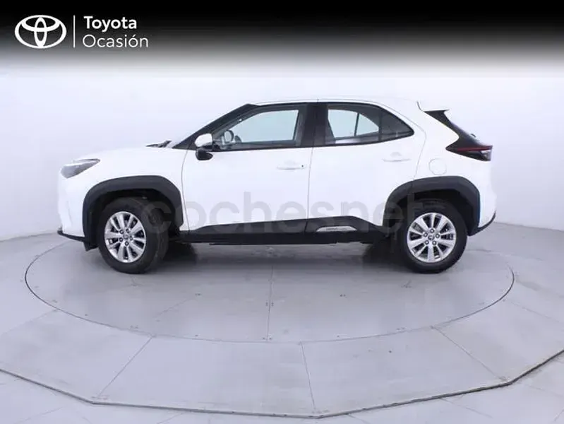 Usado Toyota Yaris Cross Business Edition 116 CV (85 kW) 2023 Blanco SUV
