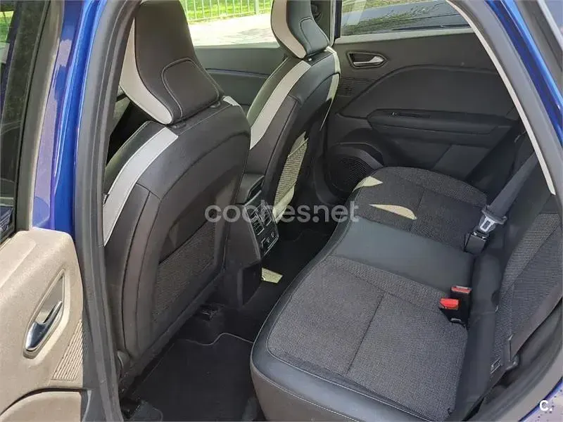 Usado Renault Captur Techno 140 CV (102 kW) 2021 Azul SUV