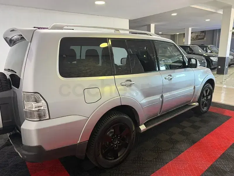 Usado Mitsubishi Montero Motion 200 CV (147 kW) 2009 Gris / plata SUV