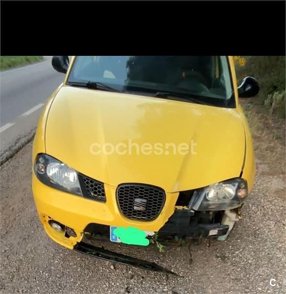 Usado Seat Ibiza Sport 100 CV (73 kW) 2004 Amarillo Utilitario