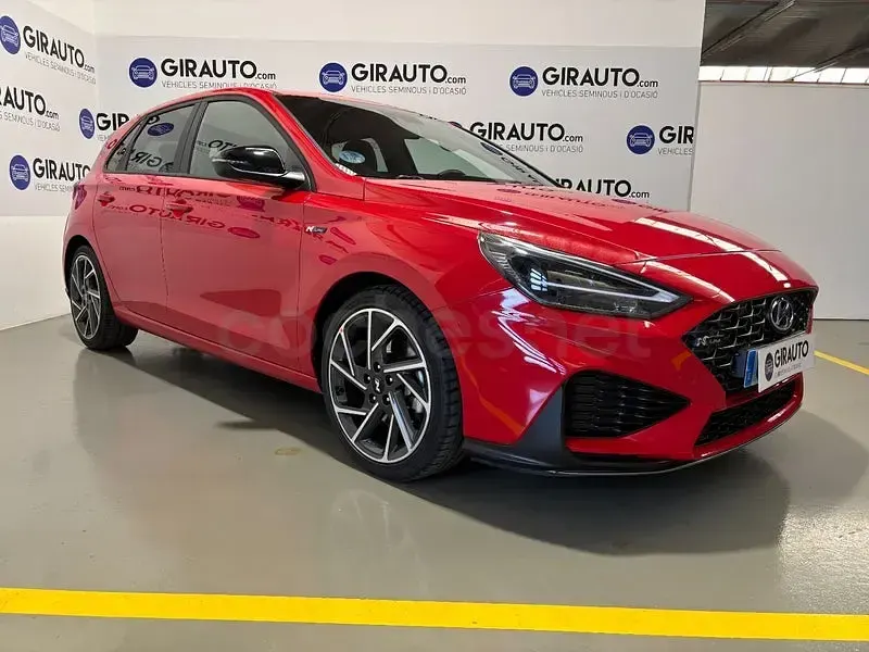 Usado Hyundai i30 N Line 160 CV (117 kW) 2023 Rojo Berlina