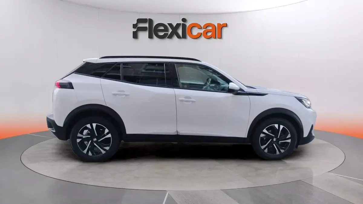 Usado Peugeot 2008 Allure 110 CV (80 kW) 2021 Blanco SUV