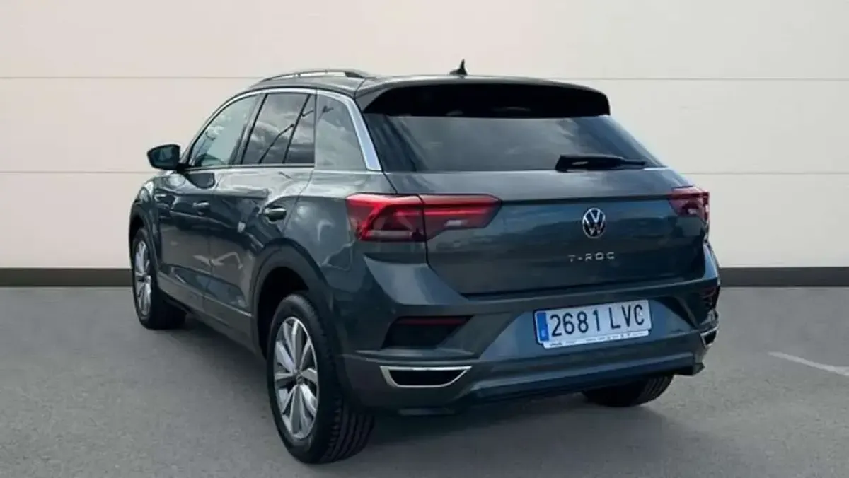 Usado VW T-Roc Advance 110 CV (80 kW) 2021 Gris SUV