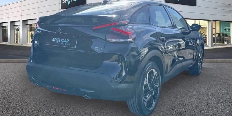 Usado Citroën C4 Shine 131 CV (96 kW) 2021 Negro