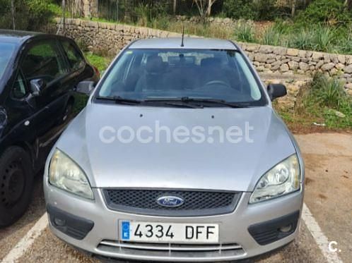 Usado Ford Focus Trend 90 CV (66 kW) 2004 Gris / plata Familiar