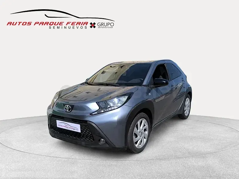 Usado Toyota Aygo X Play 72 CV (52 kW) 2024 Azul SUV