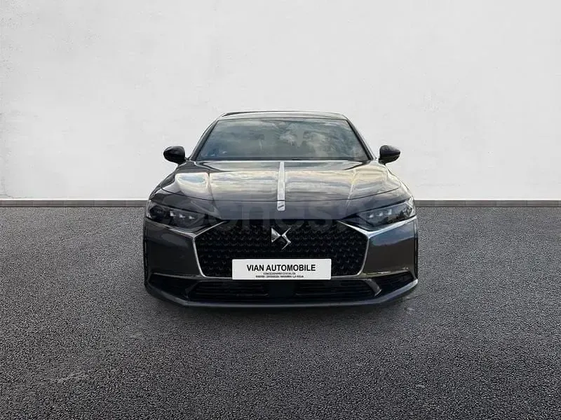 Usado DS Automobiles DS9 Rivoli 250 CV (183 kW) 2023 Gris / plata Berlina