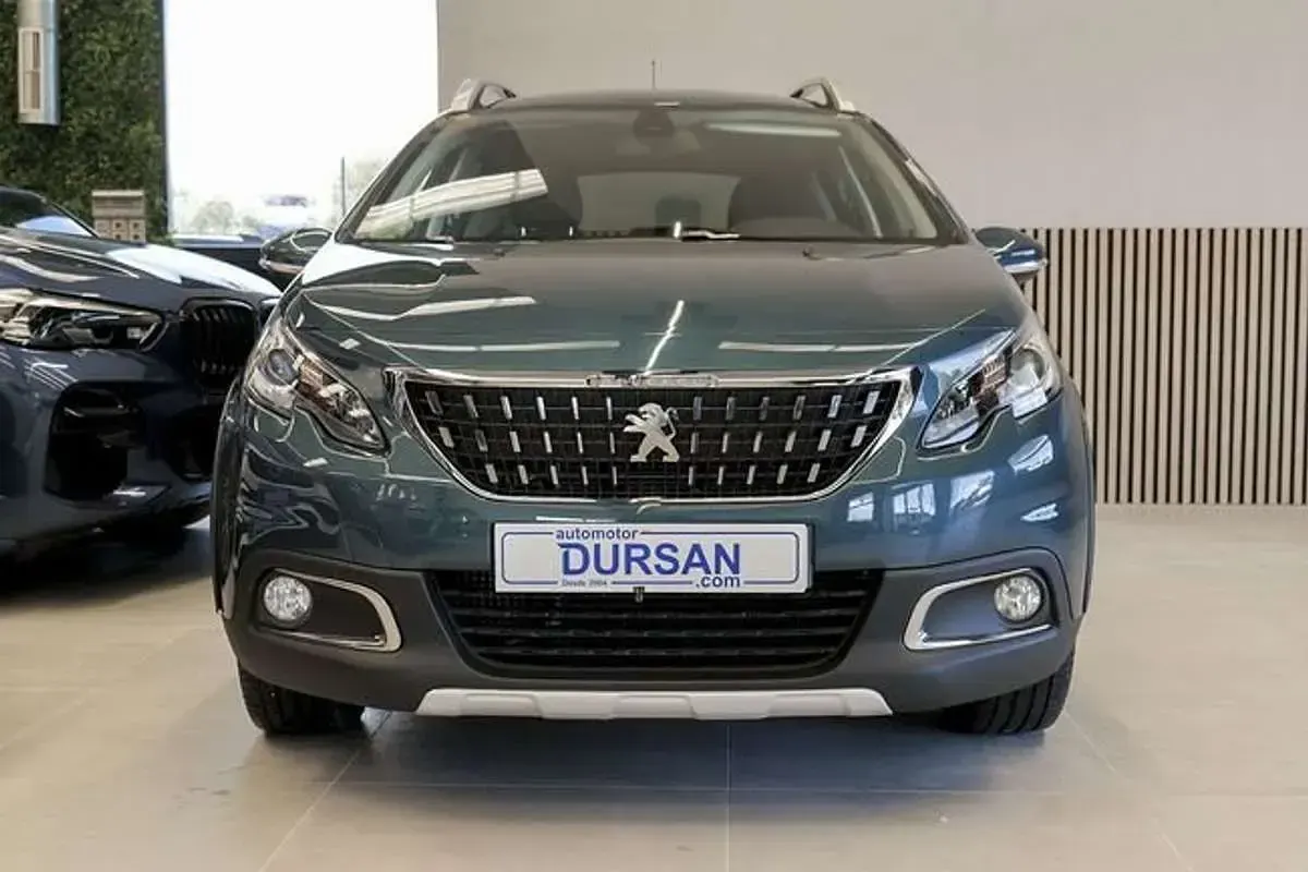 Usado Peugeot 2008 Allure 120 CV (88 kW) 2019 Azul SUV