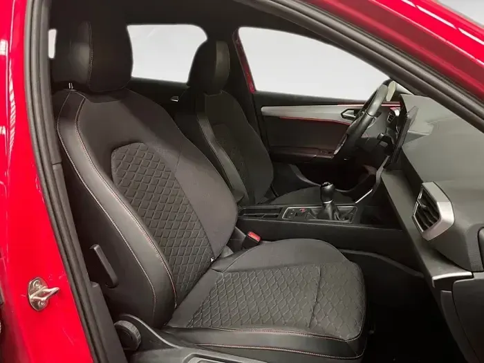 Usado Seat Leon FR 150 CV (110 kW) 2023 Rojo