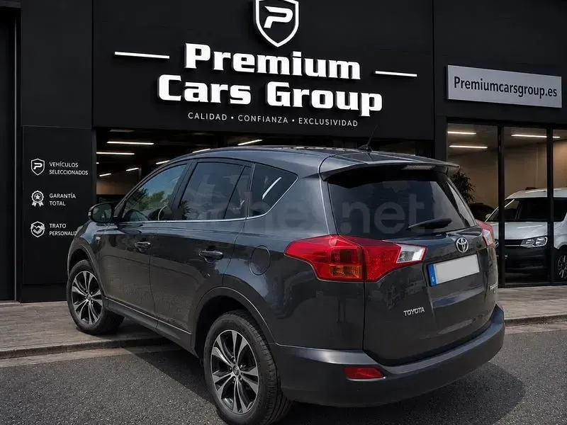 Usado Toyota RAV4 Advance 124 CV (91 kW) 2014 Gris / plata SUV