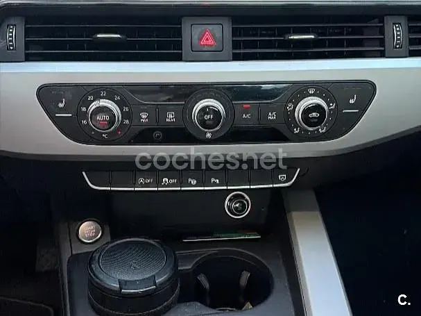 Usado Audi A4 S-Line 136 CV (100 kW) 2017 Azul Familiar